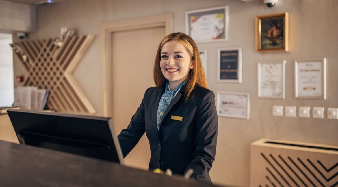 hotel front office manager